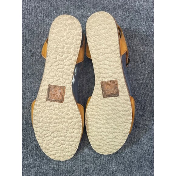 FRYE womens sandels size 8.5M Brown Nutral color Comfy Pre0owned - Picture 5 of 16